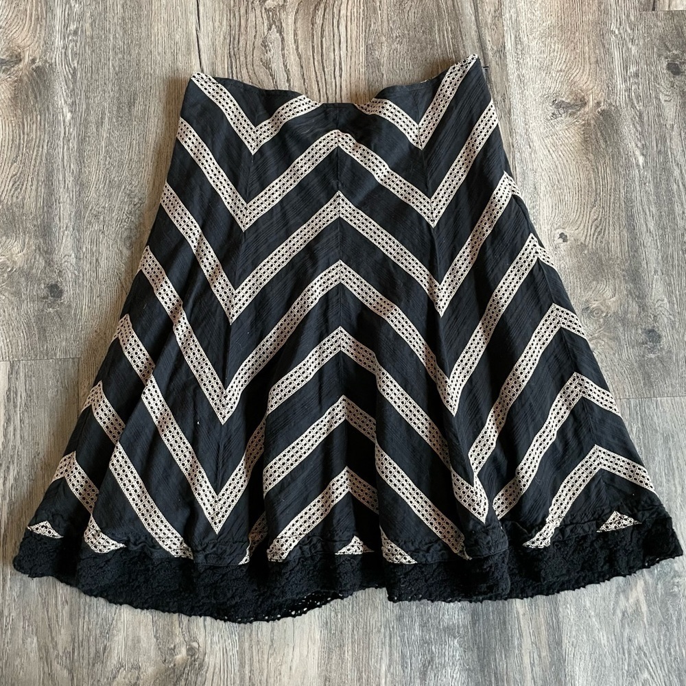Ann Taylor Midi Skirt, Black and Tan Chevron, size 4